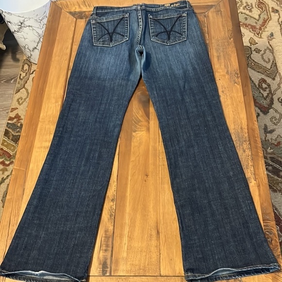 KUT from the Kloth jeans size 6, bootcut, some frayed hems, good condition - Picture 2 of 7